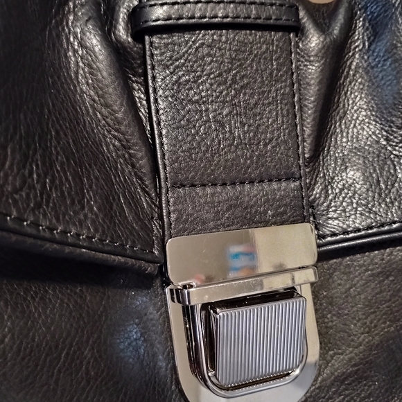 Audrey Brooke Black Genuine Leather Handbag - Picture 4 of 8